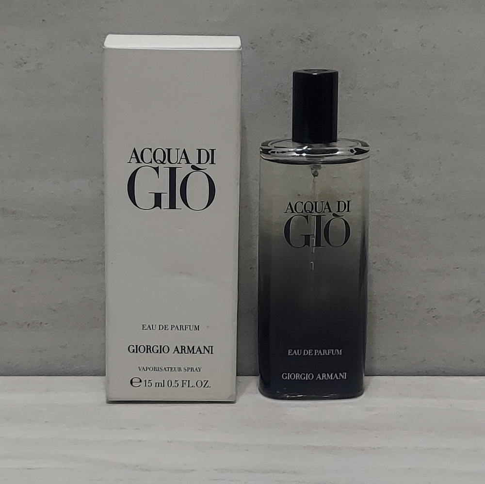 Giorgio Armani Acqua di Giò Eau de Parfum in Black and White